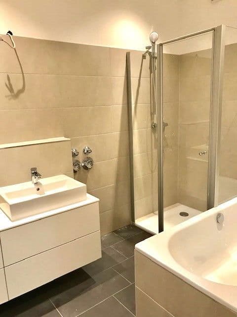 Prenájom bytu 3-izbový 93 m², München, Bavorsko Prenájom bytu 3-izbový 93 m², München, Bavorsko