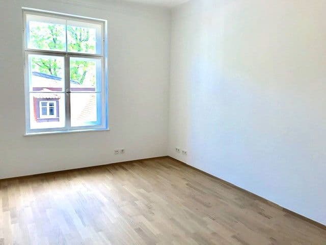 Prenájom bytu 3-izbový 93 m², München, Bavorsko Prenájom bytu 3-izbový 93 m², München, Bavorsko