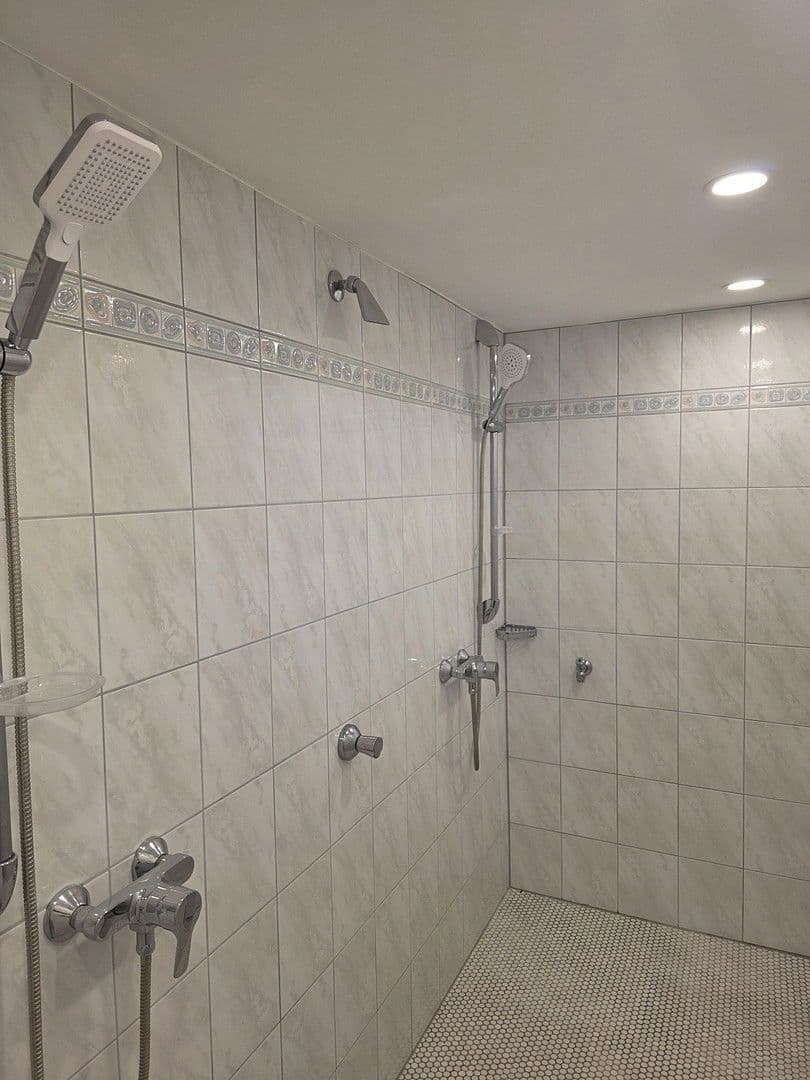 Prenájom bytu 2-izbový 65 m², Weinheim, Bádensko-Wurttembersko Prenájom bytu 2-izbový 65 m², Weinheim, Bádensko-Wurttembersko