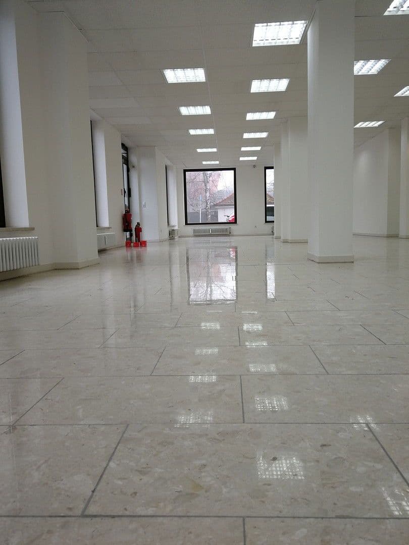 Prenájom nebytového priestoru 200 m², Hauptstraße 19 A, Neusäß, Bavorsko Prenájom nebytového priestoru 200 m², Hauptstraße 19 A, Neusäß, Bavorsko