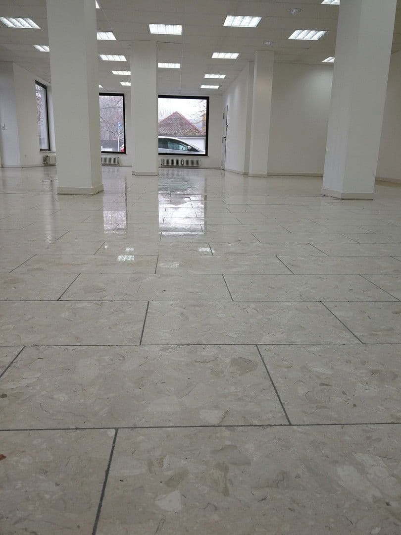 Prenájom nebytového priestoru 200 m², Hauptstraße 19 A, Neusäß, Bavorsko Prenájom nebytového priestoru 200 m², Hauptstraße 19 A, Neusäß, Bavorsko