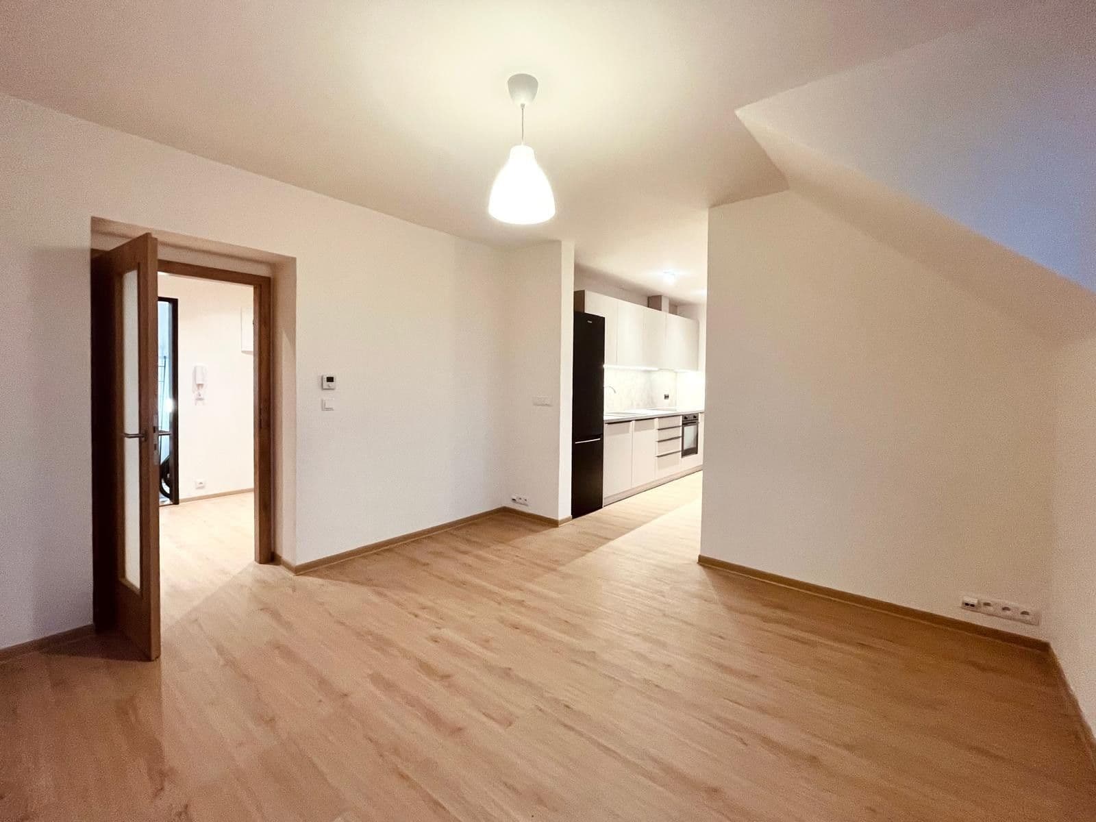 Prenájom bytu 2-izbový 63 m², Jugoslávských partyzánů, Praha, Praha Prenájom bytu 2-izbový 63 m², Jugoslávských partyzánů, Praha, Praha