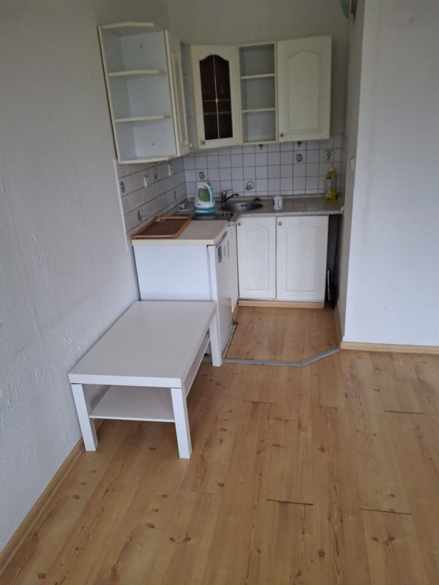 Prenájom bytu 1-izbový 34 m², Hlivická, Praha, Praha Prenájom bytu 1-izbový 34 m², Hlivická, Praha, Praha