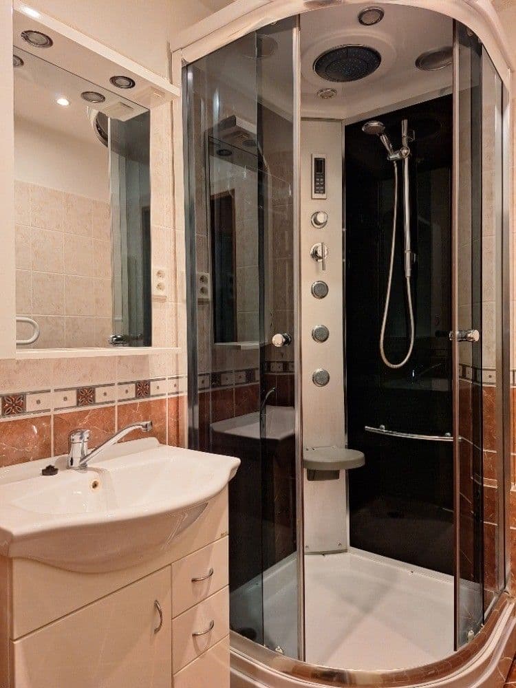 Predaj bytu 3-izbový 75 m², Ježkova, Liberec, Liberecký kraj Predaj bytu 3-izbový 75 m², Ježkova, Liberec, Liberecký kraj