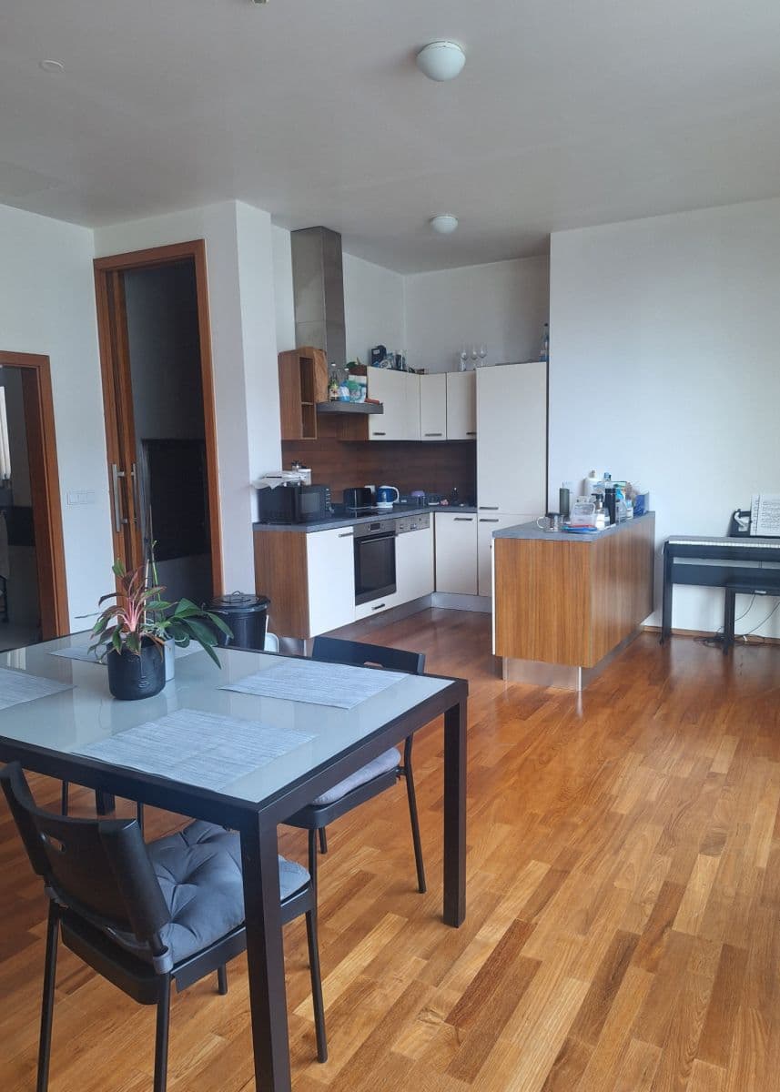 Prenájom bytu 4-izbový 20 m², Kozí, Brno, Jihomoravský kraj Prenájom bytu 4-izbový 20 m², Kozí, Brno, Jihomoravský kraj