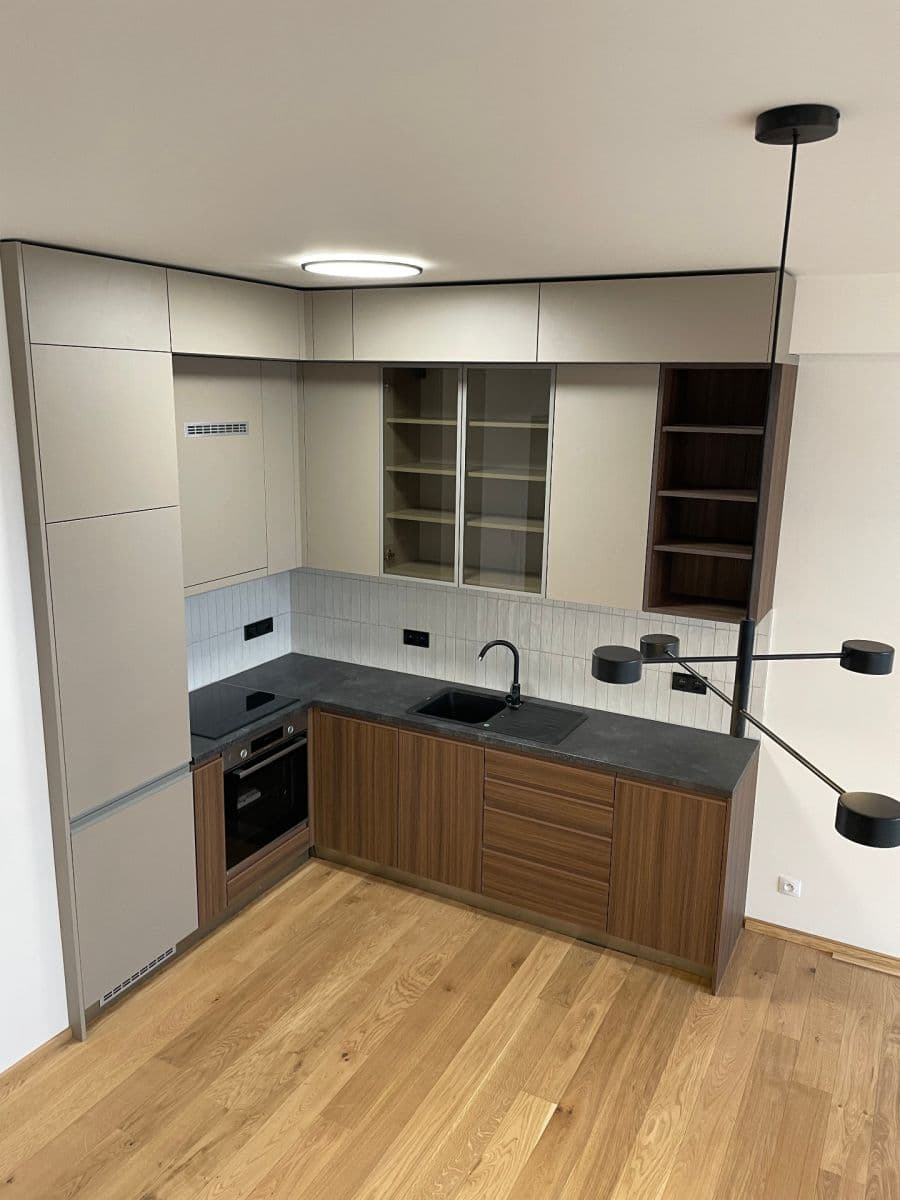 Prenájom bytu 2-izbový 76 m², V Přístavu, Praha, Praha Prenájom bytu 2-izbový 76 m², V Přístavu, Praha, Praha