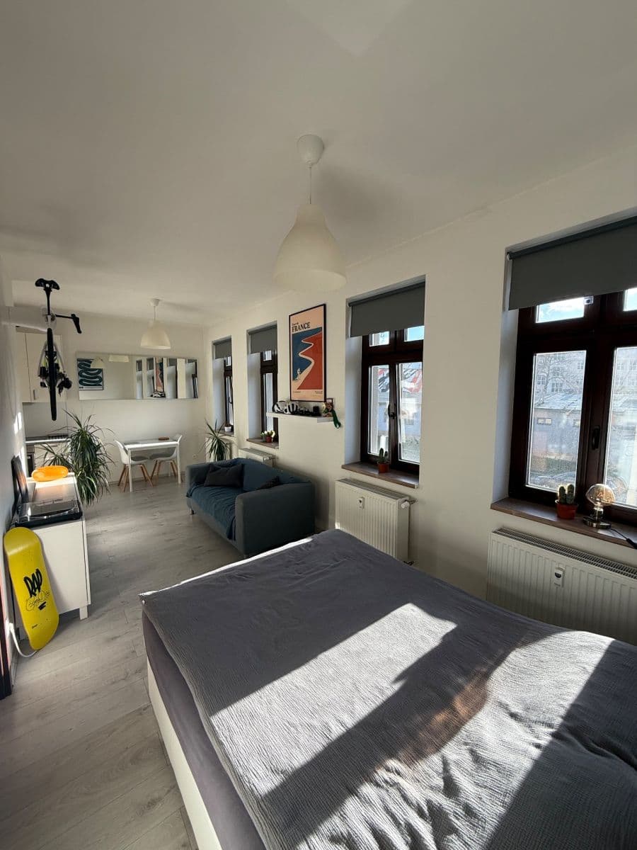 Prenájom bytu 1-izbový 34 m², Jankovcova, Praha, Praha Prenájom bytu 1-izbový 34 m², Jankovcova, Praha, Praha