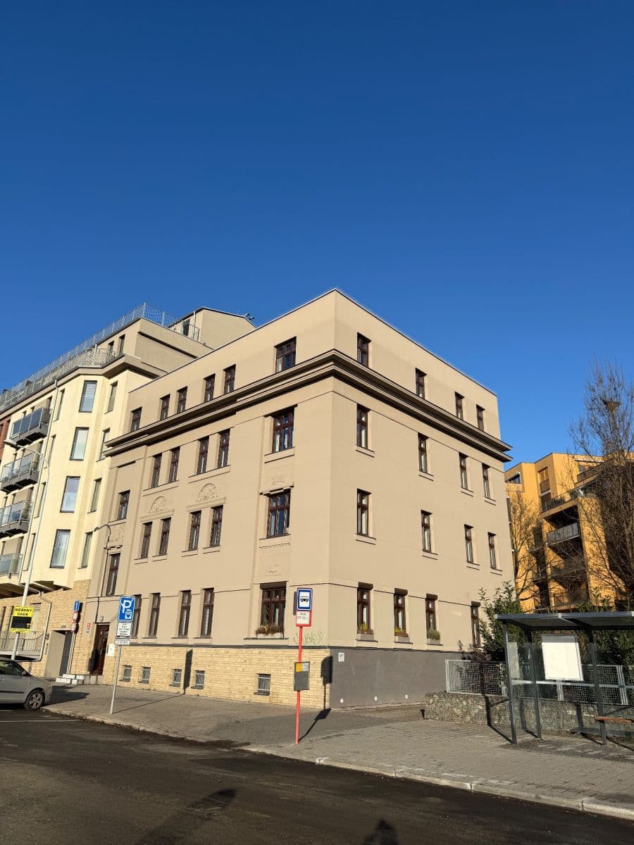 Prenájom bytu 1-izbový 34 m², Jankovcova, Praha, Praha Prenájom bytu 1-izbový 34 m², Jankovcova, Praha, Praha