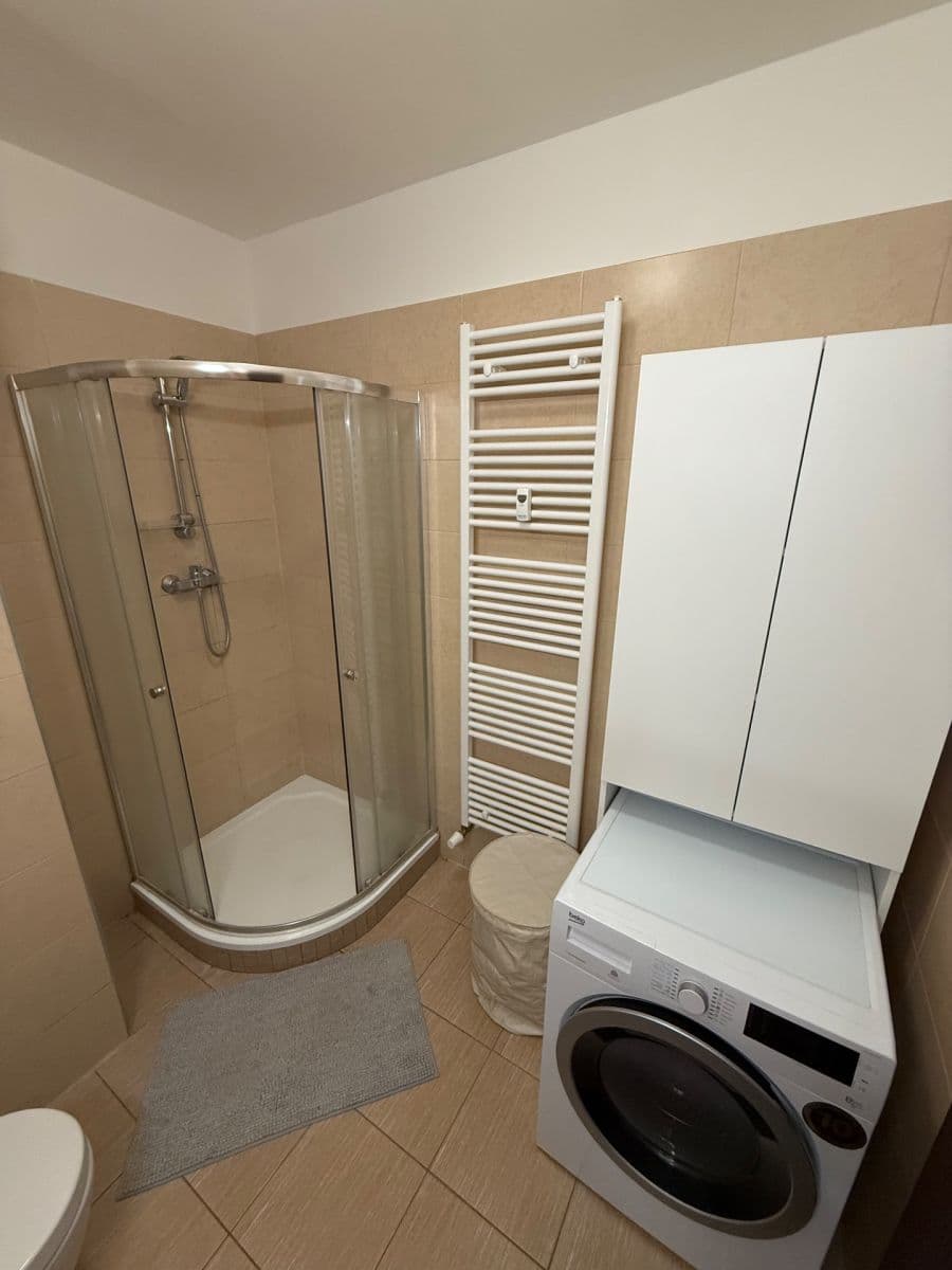 Prenájom bytu 1-izbový 34 m², Jankovcova, Praha, Praha Prenájom bytu 1-izbový 34 m², Jankovcova, Praha, Praha