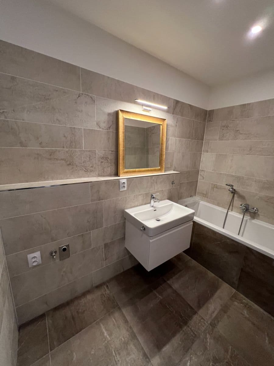 Predaj bytu 3-izbový 99 m², Řípská, Brno, Jihomoravský kraj Predaj bytu 3-izbový 99 m², Řípská, Brno, Jihomoravský kraj