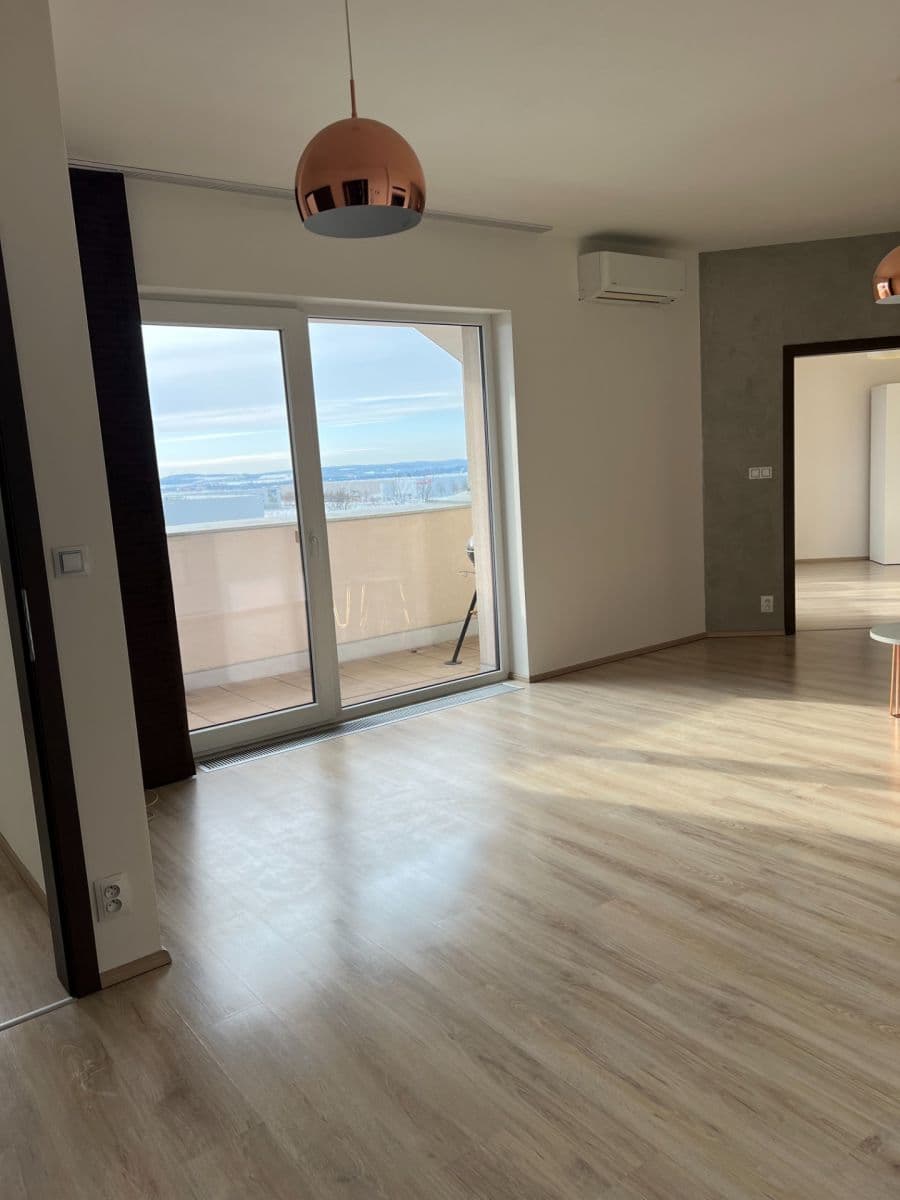 Predaj bytu 3-izbový 99 m², Řípská, Brno, Jihomoravský kraj Predaj bytu 3-izbový 99 m², Řípská, Brno, Jihomoravský kraj