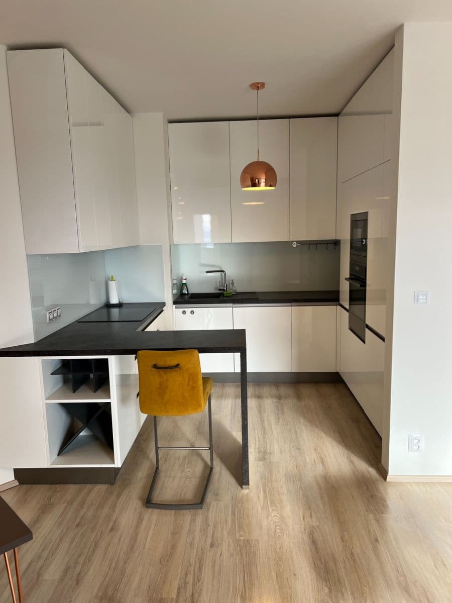 Predaj bytu 3-izbový 99 m², Řípská, Brno, Jihomoravský kraj Predaj bytu 3-izbový 99 m², Řípská, Brno, Jihomoravský kraj