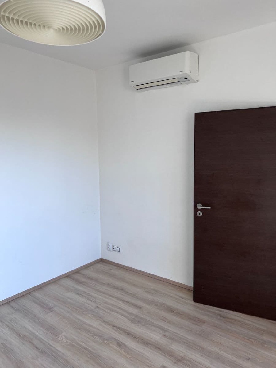 Predaj bytu 3-izbový 99 m², Řípská, Brno, Jihomoravský kraj Predaj bytu 3-izbový 99 m², Řípská, Brno, Jihomoravský kraj