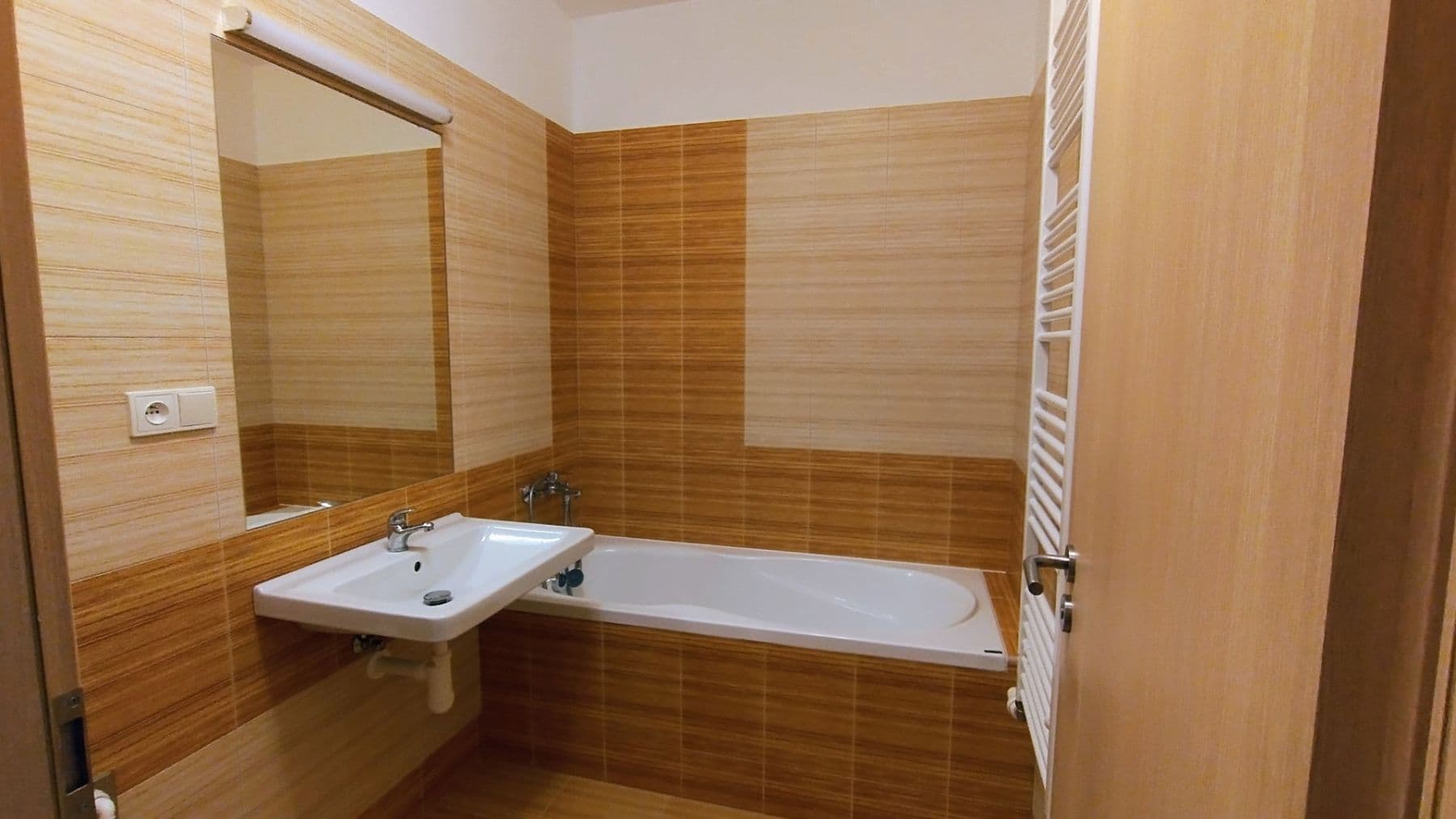 Prenájom bytu 4-izbový 106 m², Stromovka, Havlíčkův Brod, Kraj Vysočina Prenájom bytu 4-izbový 106 m², Stromovka, Havlíčkův Brod, Kraj Vysočina
