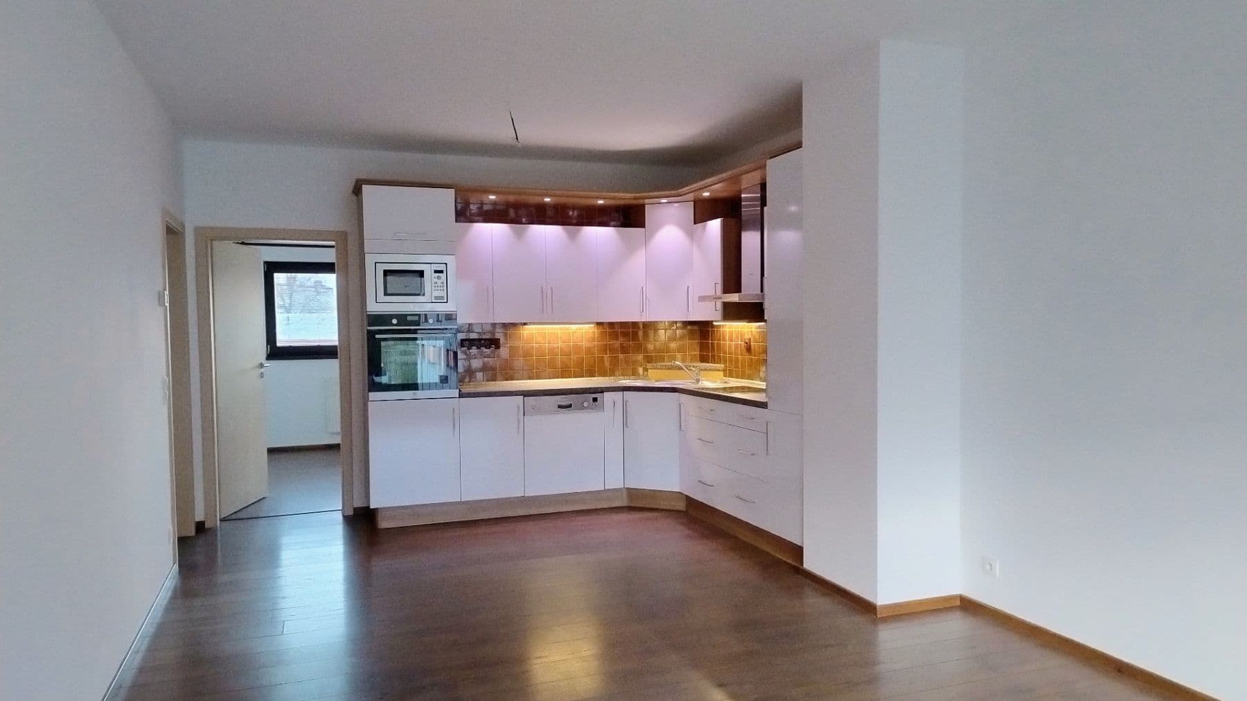 Prenájom bytu 4-izbový 106 m², Stromovka, Havlíčkův Brod, Kraj Vysočina Prenájom bytu 4-izbový 106 m², Stromovka, Havlíčkův Brod, Kraj Vysočina