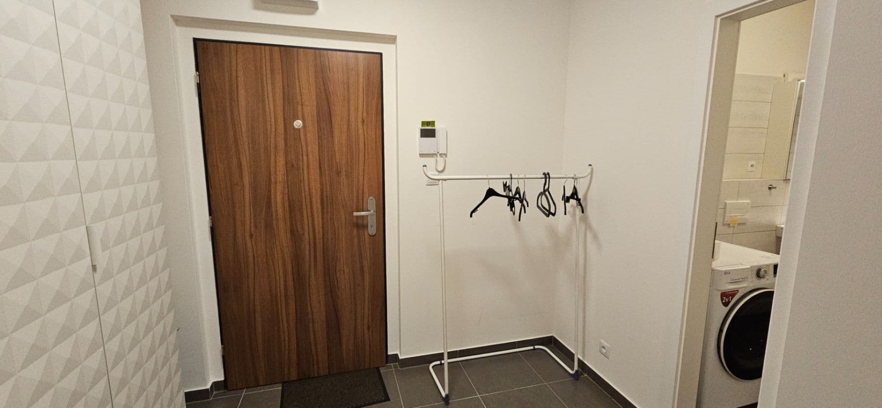 Prenájom bytu 1-izbový 50 m², Velvarská, Horoměřice, Středočeský kraj Prenájom bytu 1-izbový 50 m², Velvarská, Horoměřice, Středočeský kraj