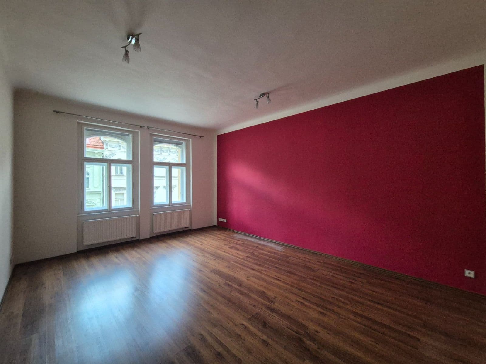 Prenájom bytu 3-izbový 100 m², Šumavská, Praha, Praha Prenájom bytu 3-izbový 100 m², Šumavská, Praha, Praha