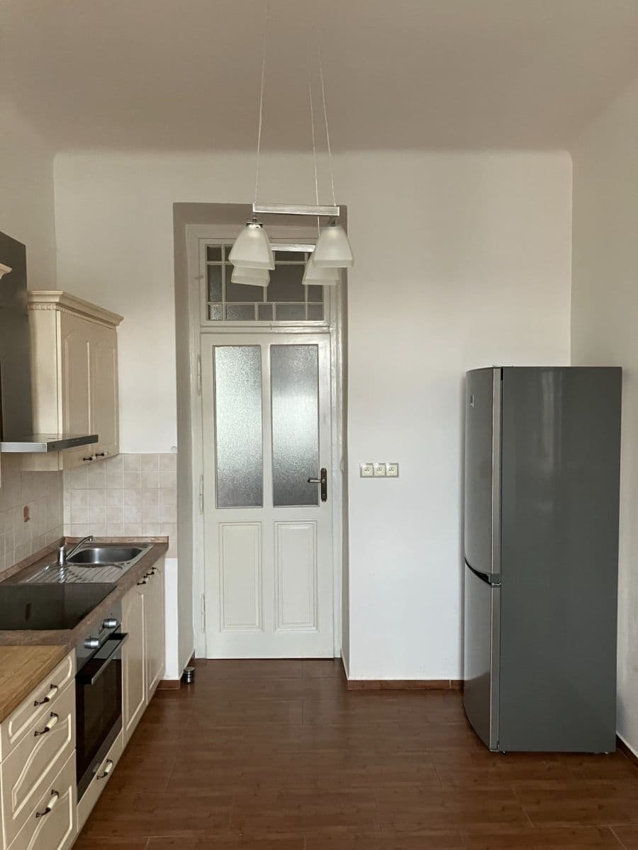 Prenájom bytu 3-izbový 100 m², Šumavská, Praha, Praha Prenájom bytu 3-izbový 100 m², Šumavská, Praha, Praha