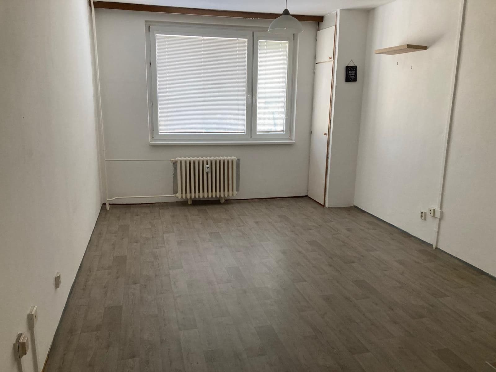 Prenájom bytu 2-izbový 48 m², třída Edvarda Beneše, Hradec Králové, Královéhradecký kraj Prenájom bytu 2-izbový 48 m², třída Edvarda Beneše, Hradec Králové, Královéhradecký kraj
