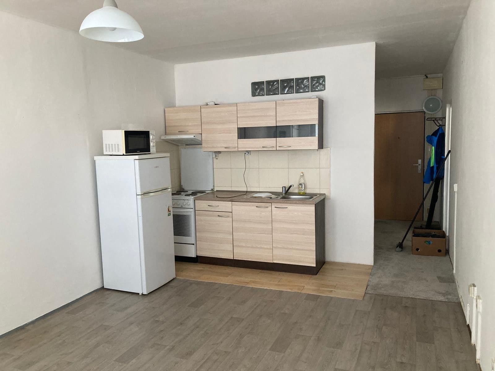 Prenájom bytu 2-izbový 48 m², třída Edvarda Beneše, Hradec Králové, Královéhradecký kraj Prenájom bytu 2-izbový 48 m², třída Edvarda Beneše, Hradec Králové, Královéhradecký kraj
