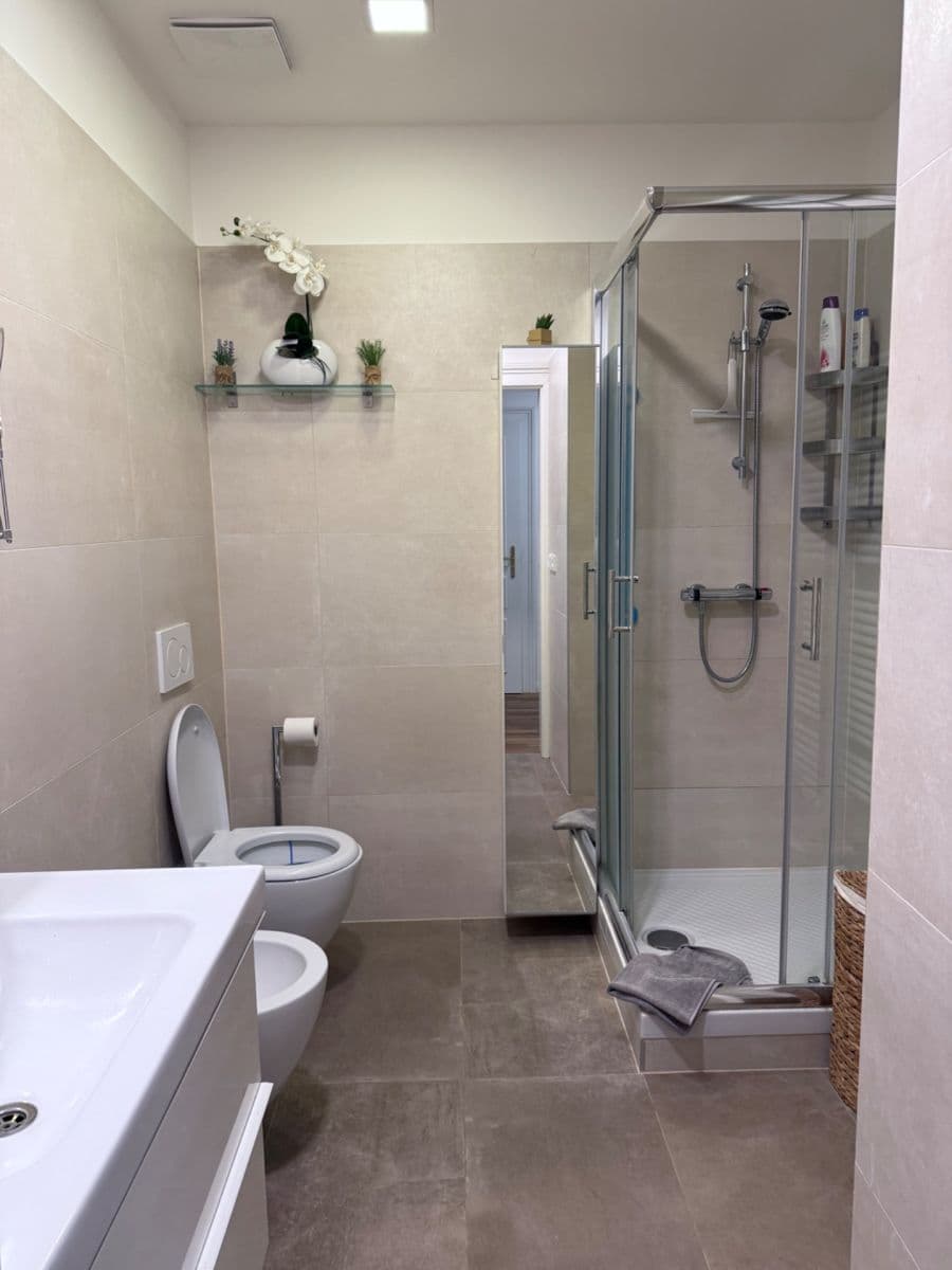 Predaj bytu 3-izbový 82 m², Nitranská, Praha, Praha Predaj bytu 3-izbový 82 m², Nitranská, Praha, Praha
