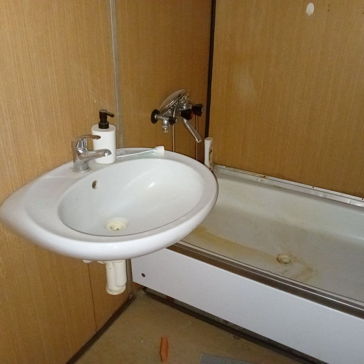 Prenájom nebytového priestoru 101 m², Českobratrská, Praha, Praha Prenájom nebytového priestoru 101 m², Českobratrská, Praha, Praha