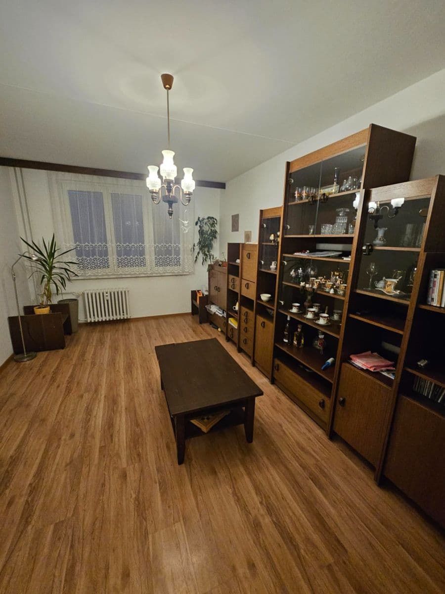 Prenájom bytu 3-izbový 71 m², Březhradská, Hradec Králové, Královéhradecký kraj Prenájom bytu 3-izbový 71 m², Březhradská, Hradec Králové, Královéhradecký kraj