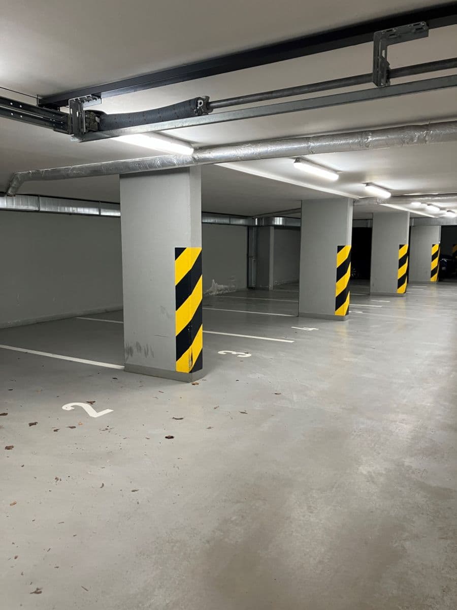 Prenájom garáže 13 m², Tigridova, Praha, Praha Prenájom garáže 13 m², Tigridova, Praha, Praha