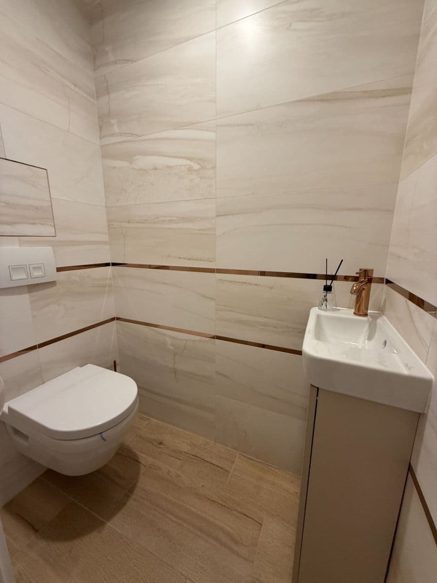 Prenájom bytu 2-izbový 58 m², Andreja Žarnova, Trnava, Trnavský kraj Prenájom bytu 2-izbový 58 m², Andreja Žarnova, Trnava, Trnavský kraj