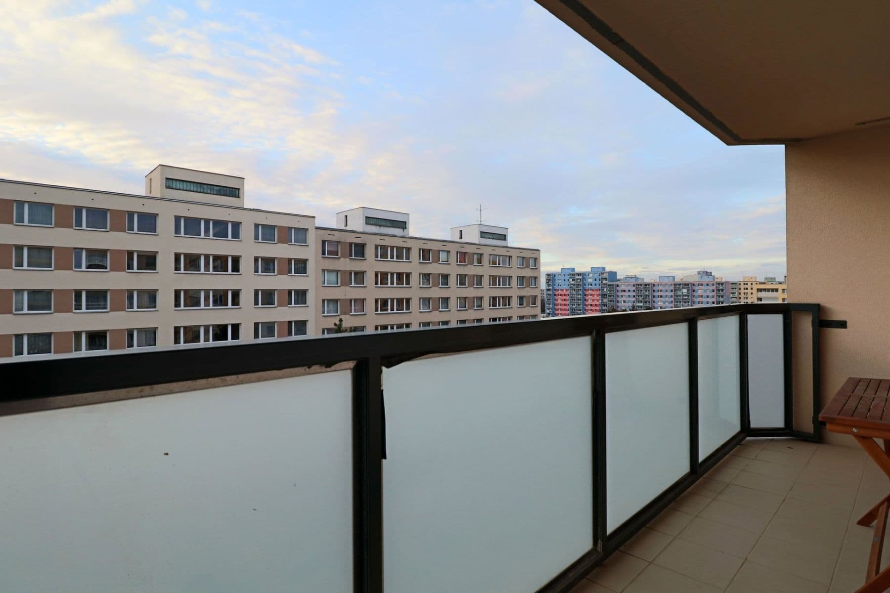 Prenájom bytu 4-izbový 82 m², Hněvkovského, Praha, Praha Prenájom bytu 4-izbový 82 m², Hněvkovského, Praha, Praha