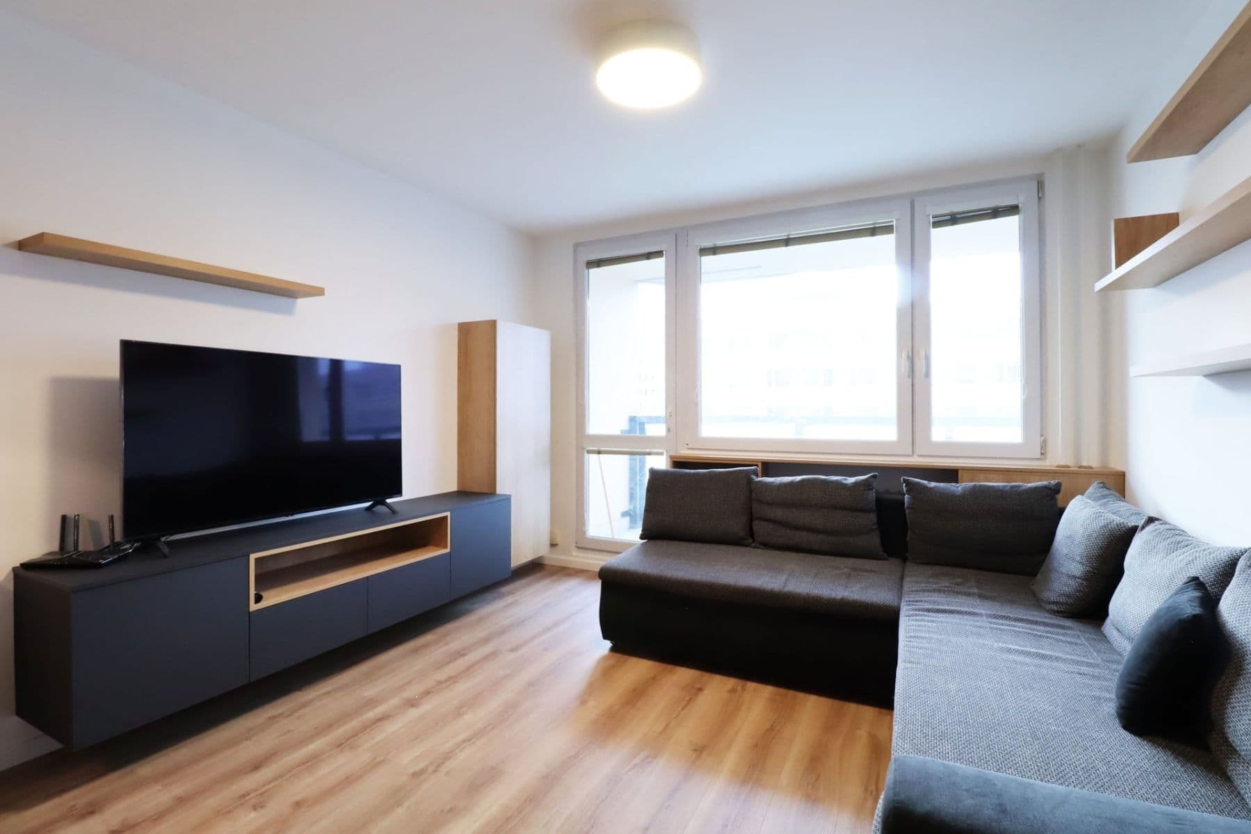 Prenájom bytu 4-izbový 82 m², Hněvkovského, Praha, Praha Prenájom bytu 4-izbový 82 m², Hněvkovského, Praha, Praha