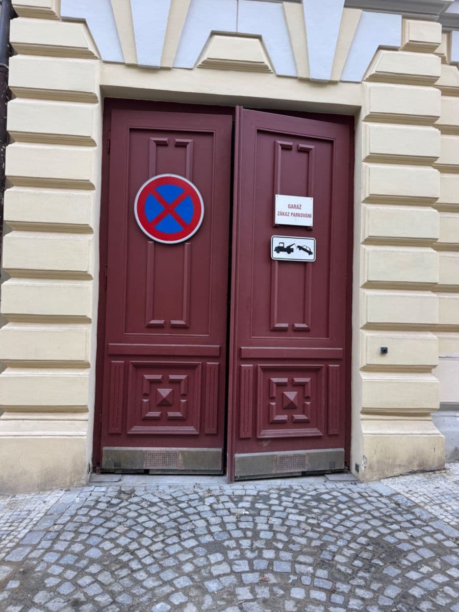 Prenájom garáže 15 m², Praha, Praha Prenájom garáže 15 m², Praha, Praha