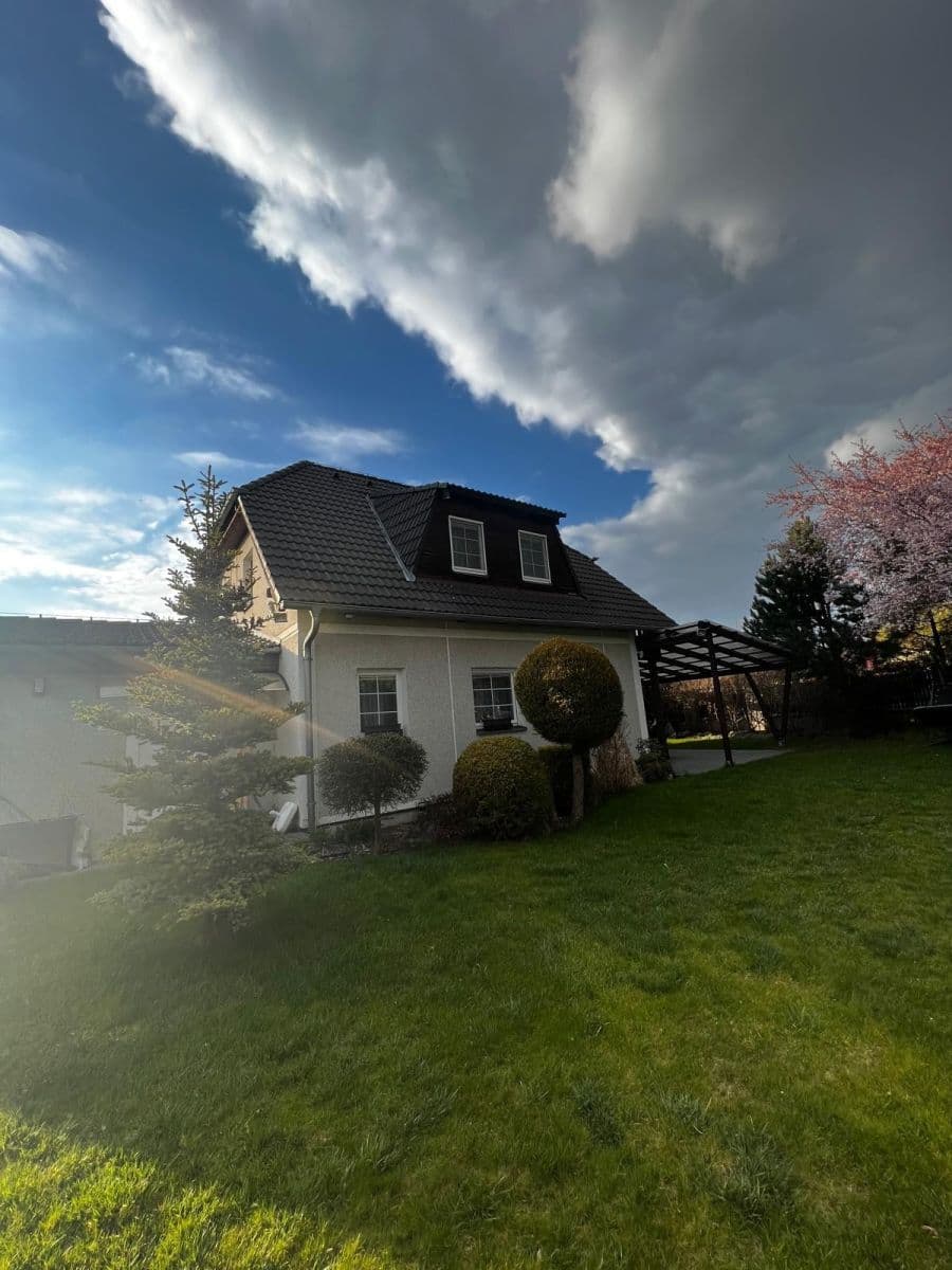 Prenájom domu 128 m², pozemek 1.200 m², V Pálce, Křenice, Středočeský kraj Prenájom domu 128 m², pozemek 1.200 m², V Pálce, Křenice, Středočeský kraj