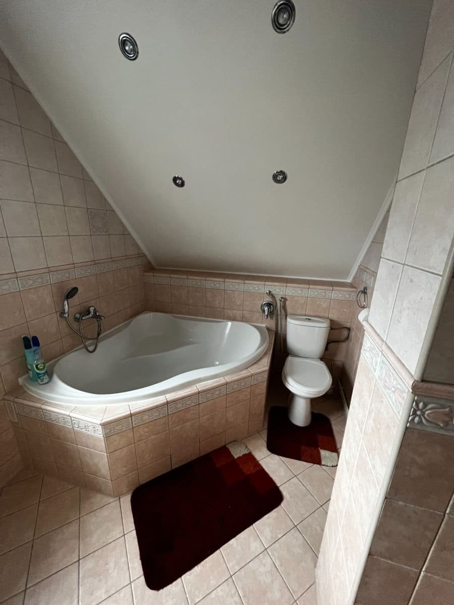 Prenájom domu 128 m², pozemek 1.200 m², V Pálce, Křenice, Středočeský kraj Prenájom domu 128 m², pozemek 1.200 m², V Pálce, Křenice, Středočeský kraj