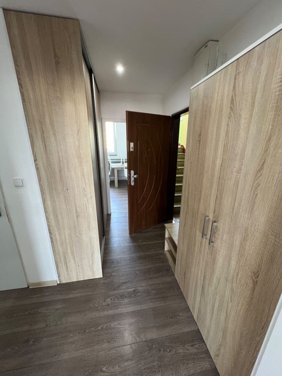 Prenájom bytu 3-izbový 71 m², Ostravská, Frýdek-Místek, Moravskoslezský kraj Prenájom bytu 3-izbový 71 m², Ostravská, Frýdek-Místek, Moravskoslezský kraj