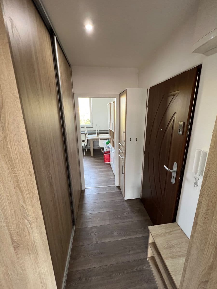 Prenájom bytu 3-izbový 71 m², Ostravská, Frýdek-Místek, Moravskoslezský kraj Prenájom bytu 3-izbový 71 m², Ostravská, Frýdek-Místek, Moravskoslezský kraj