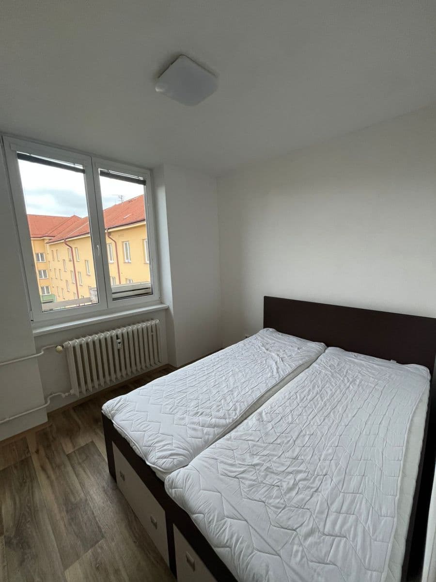 Prenájom bytu 2-izbový 37 m², Nedvězská, Praha, Praha Prenájom bytu 2-izbový 37 m², Nedvězská, Praha, Praha