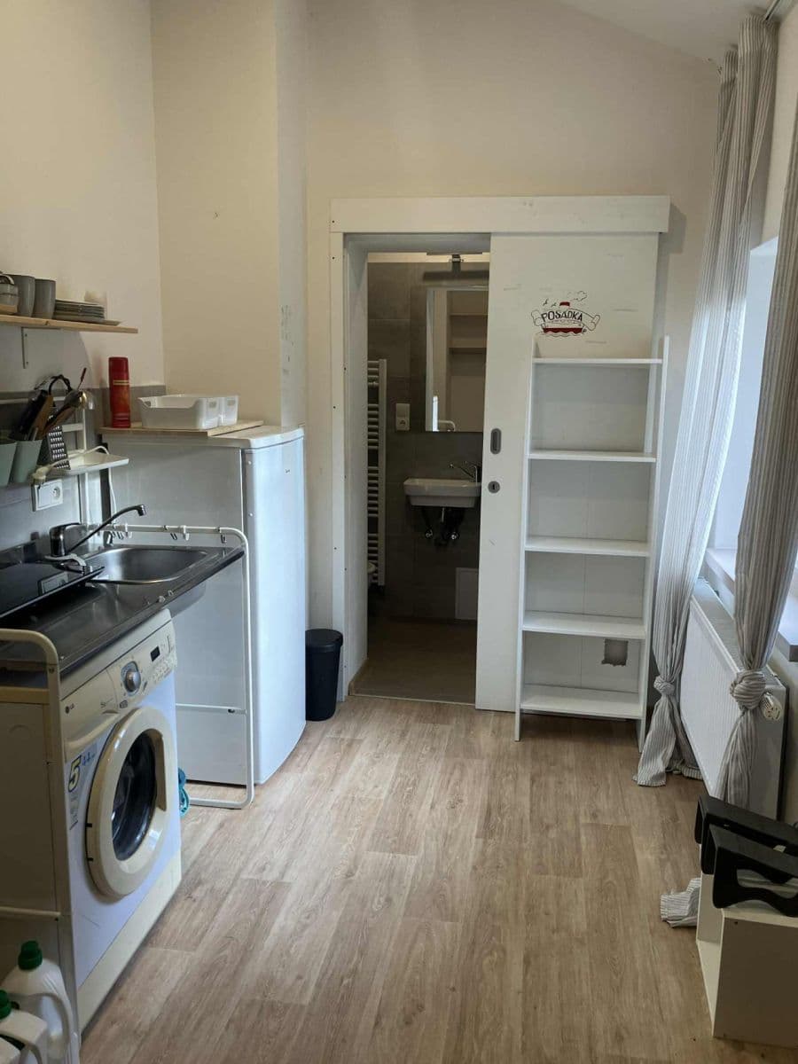 Prenájom bytu Garsoniéra 15 m², Na Zlíchově, Praha, Praha Prenájom bytu Garsoniéra 15 m², Na Zlíchově, Praha, Praha