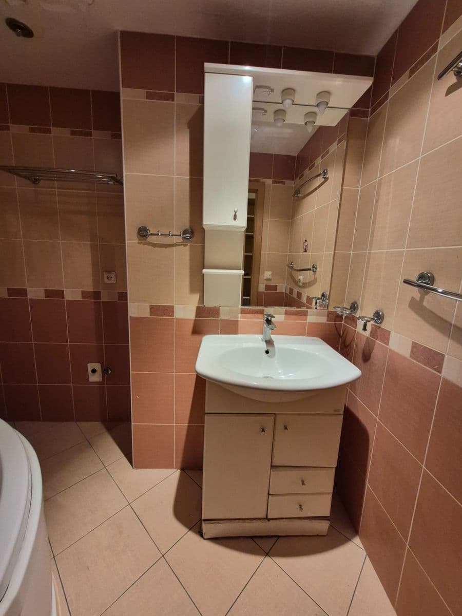 Prenájom bytu 3-izbový 66 m², Masarykova, Kolín, Středočeský kraj Prenájom bytu 3-izbový 66 m², Masarykova, Kolín, Středočeský kraj