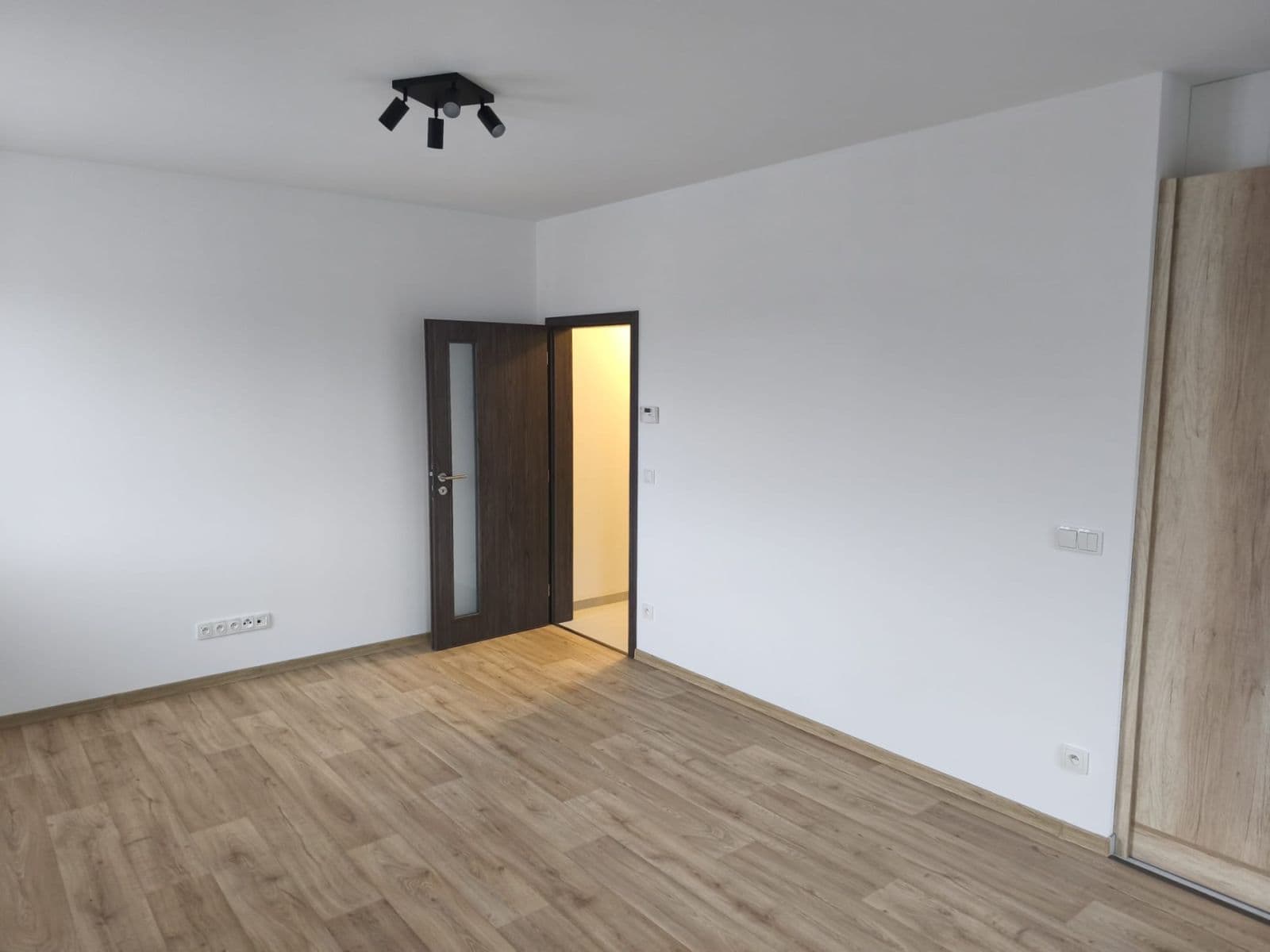 Prenájom bytu 1-izbový 48 m², P. Bezruče, Nová Paka, Královéhradecký kraj Prenájom bytu 1-izbový 48 m², P. Bezruče, Nová Paka, Královéhradecký kraj