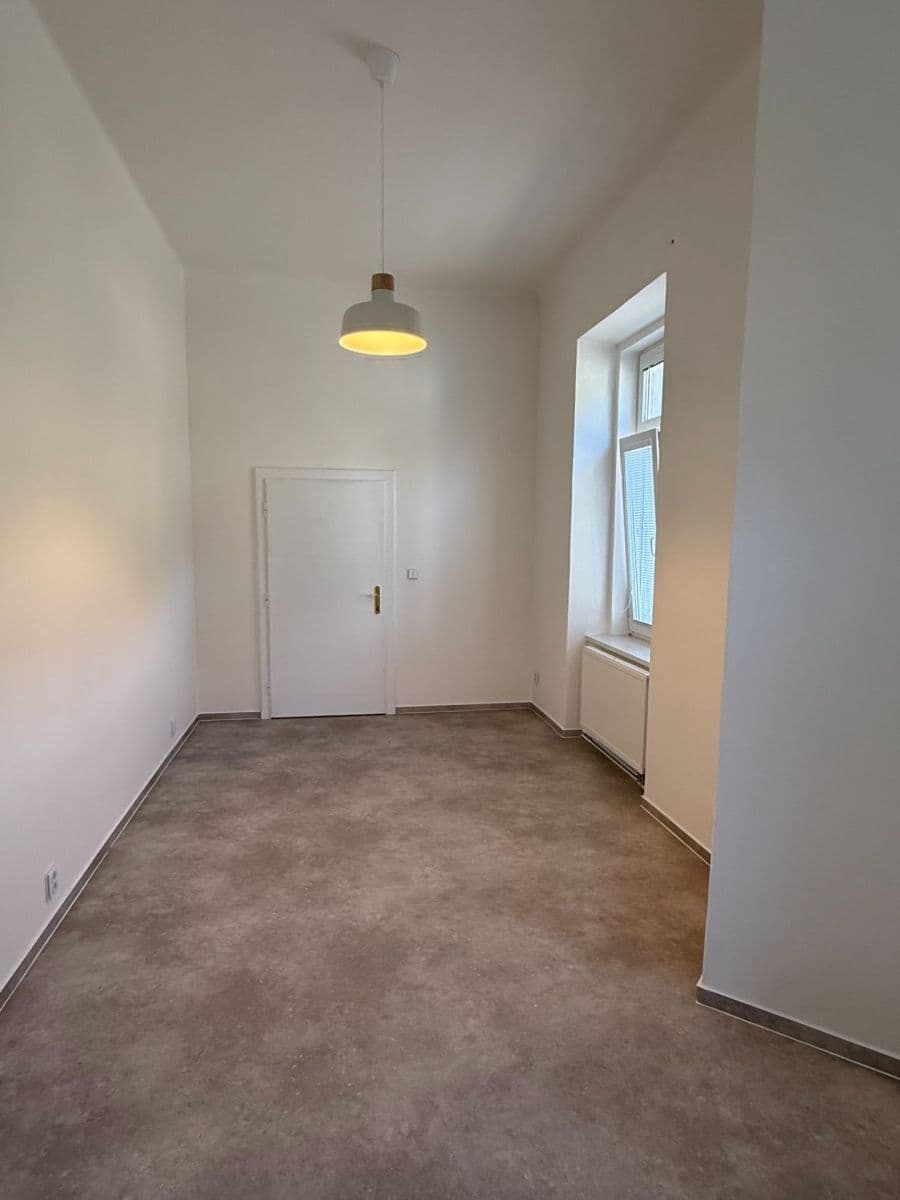 Prenájom bytu 3-izbový 85 m², Sady 28. října, Břeclav, Jihomoravský kraj Prenájom bytu 3-izbový 85 m², Sady 28. října, Břeclav, Jihomoravský kraj