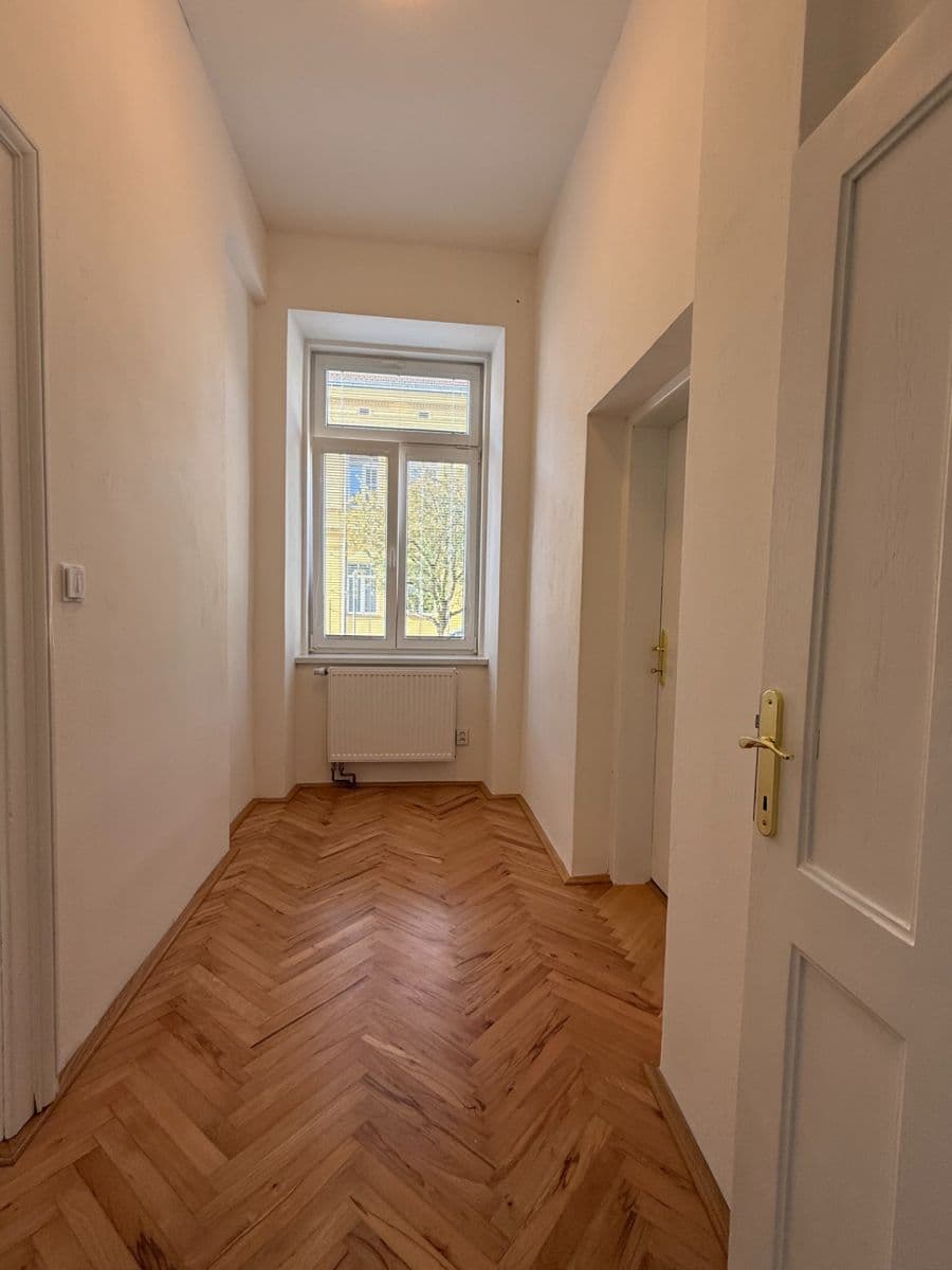 Prenájom bytu 3-izbový 85 m², Sady 28. října, Břeclav, Jihomoravský kraj Prenájom bytu 3-izbový 85 m², Sady 28. října, Břeclav, Jihomoravský kraj