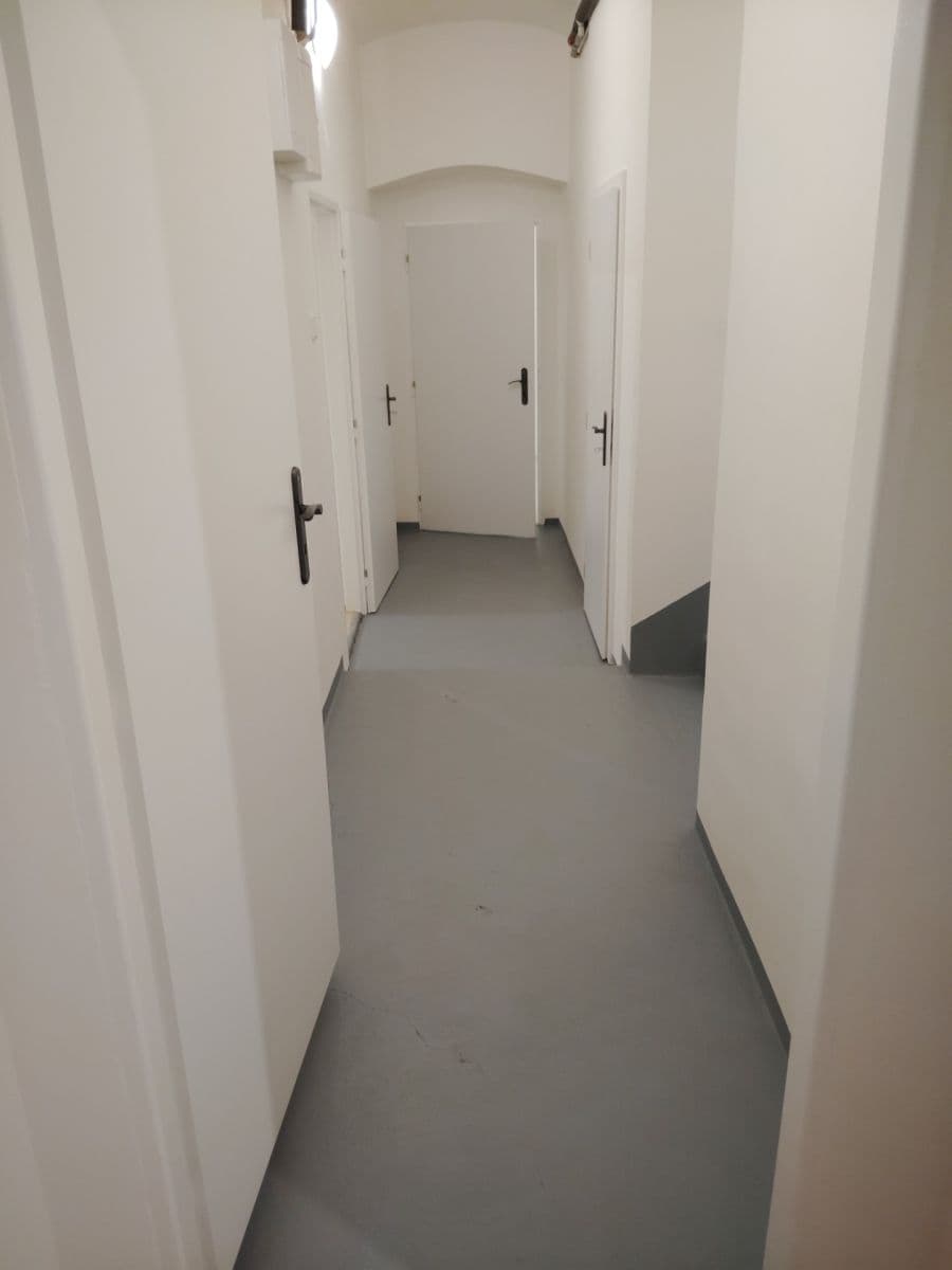 Prenájom kancelárie 110 m², Saratovská, Praha, Praha Prenájom kancelárie 110 m², Saratovská, Praha, Praha