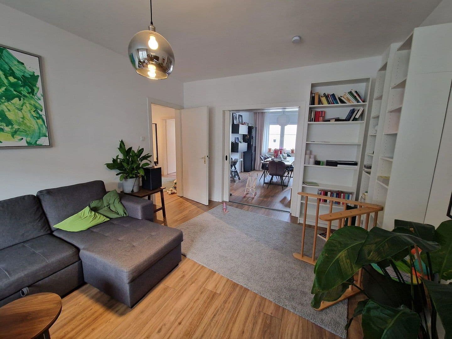 Prenájom bytu 4-izbový 109 m², Ebertstr. 93, Oberhausen, Severné Porýnie - Westfálsko Prenájom bytu 4-izbový 109 m², Ebertstr. 93, Oberhausen, Severné Porýnie - Westfálsko