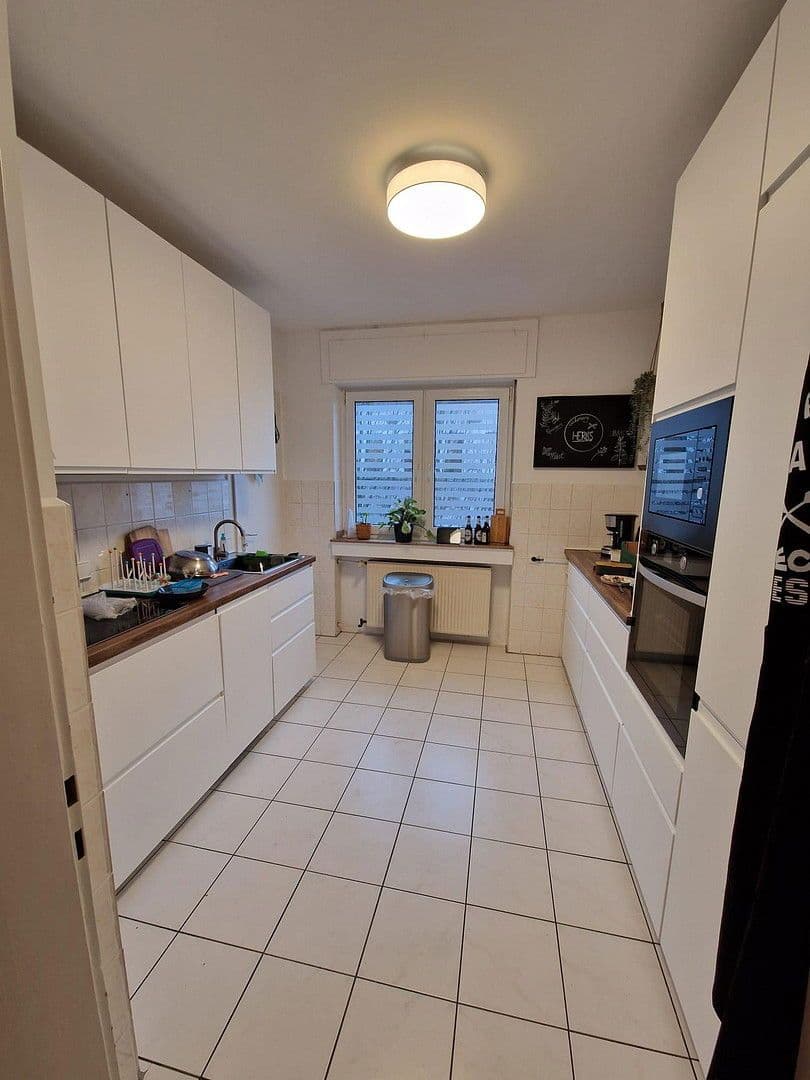 Prenájom bytu 4-izbový 109 m², Ebertstr. 93, Oberhausen, Severné Porýnie - Westfálsko Prenájom bytu 4-izbový 109 m², Ebertstr. 93, Oberhausen, Severné Porýnie - Westfálsko