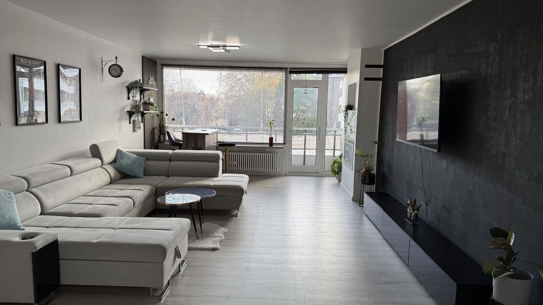 Prenájom bytu 3-izbový 110 m², Köln, Severné Porýnie - Westfálsko Prenájom bytu 3-izbový 110 m², Köln, Severné Porýnie - Westfálsko