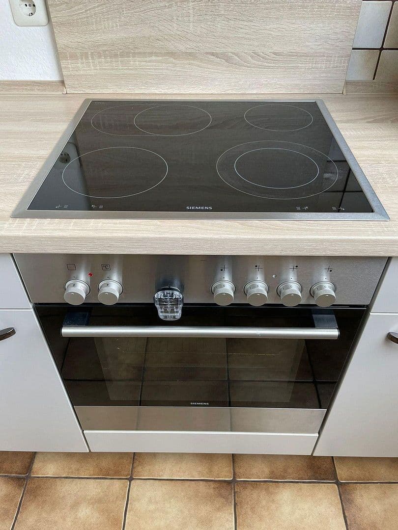 Prenájom bytu 3-izbový 74 m², Pforzheim, Bádensko-Wurttembersko Prenájom bytu 3-izbový 74 m², Pforzheim, Bádensko-Wurttembersko