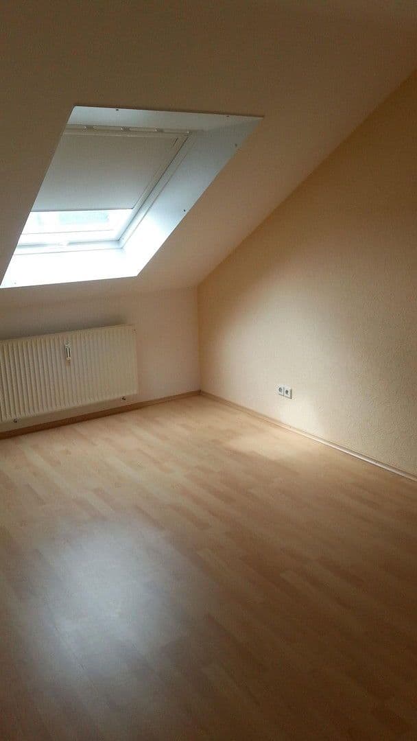 Prenájom bytu 3-izbový 74 m², Pforzheim, Bádensko-Wurttembersko Prenájom bytu 3-izbový 74 m², Pforzheim, Bádensko-Wurttembersko