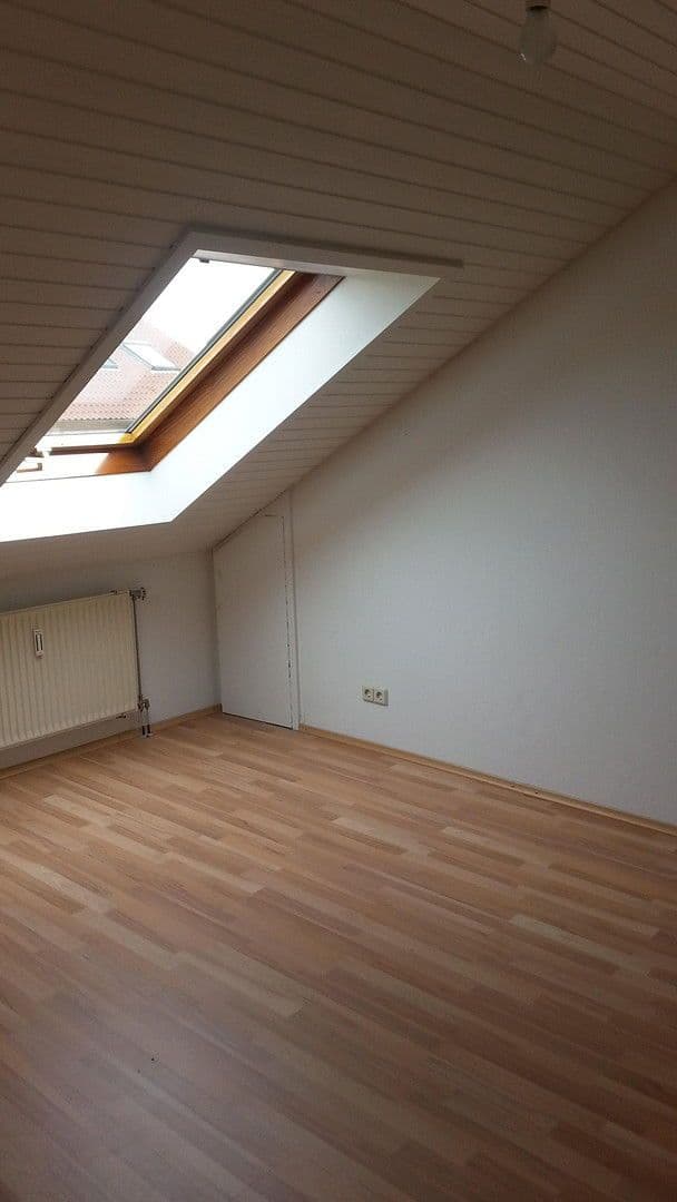 Prenájom bytu 3-izbový 74 m², Pforzheim, Bádensko-Wurttembersko Prenájom bytu 3-izbový 74 m², Pforzheim, Bádensko-Wurttembersko