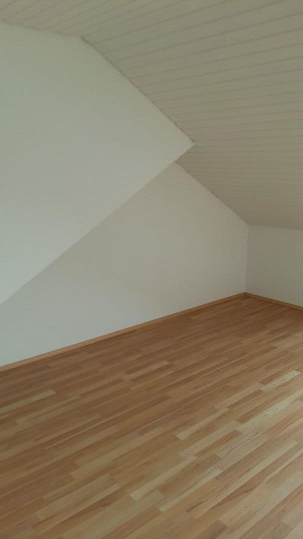 Prenájom bytu 3-izbový 74 m², Pforzheim, Bádensko-Wurttembersko Prenájom bytu 3-izbový 74 m², Pforzheim, Bádensko-Wurttembersko